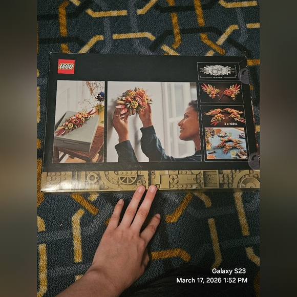 LEGO Dried Flower Centerpiece Set - Picture 3 of 4